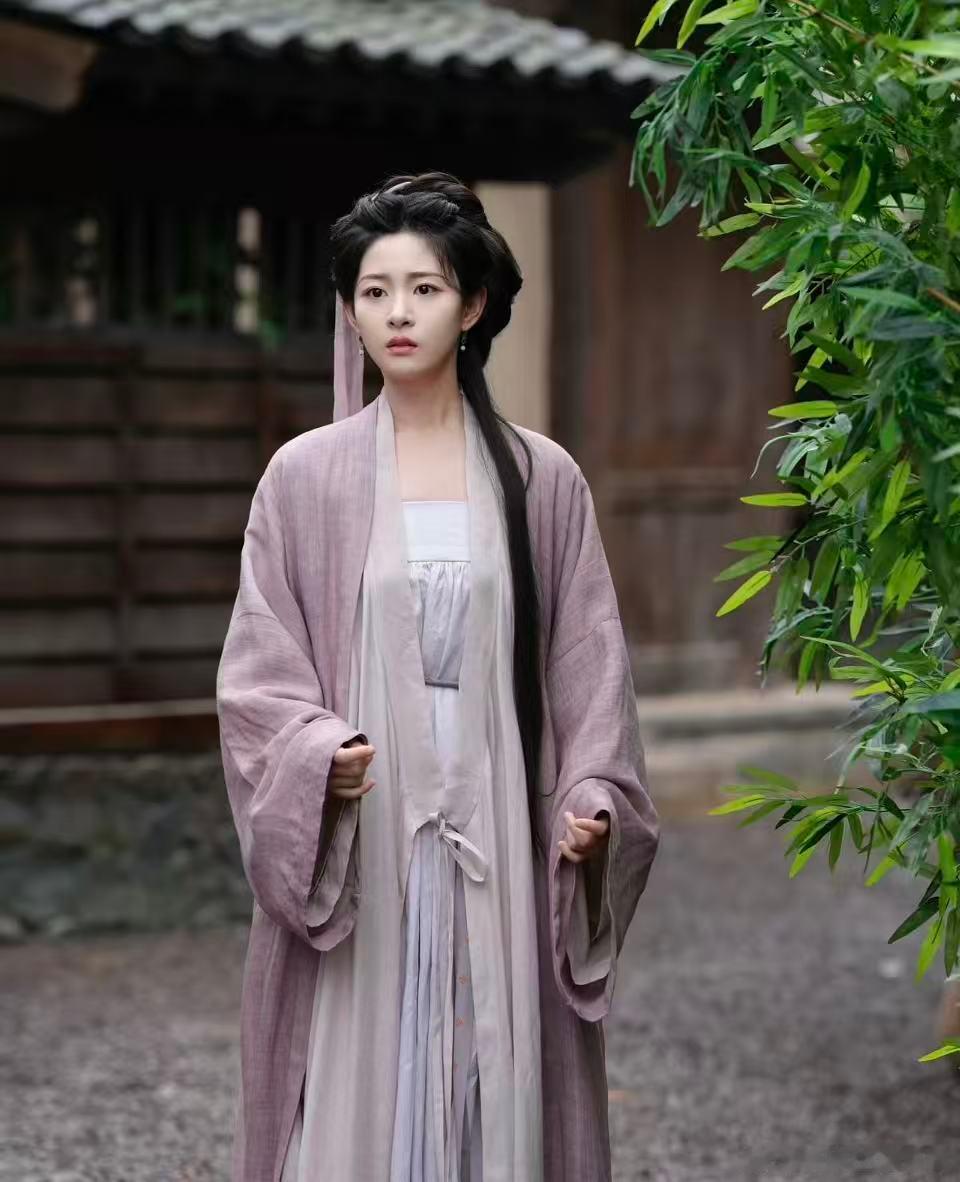 赵晴获新时代最佳古装女演员赵晴获奖 一个个鲜活的古装人物，让观众看见赵晴日复一日