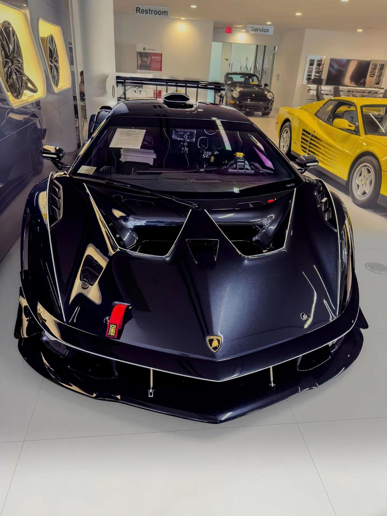 Lamborghini Essenza SCV12
