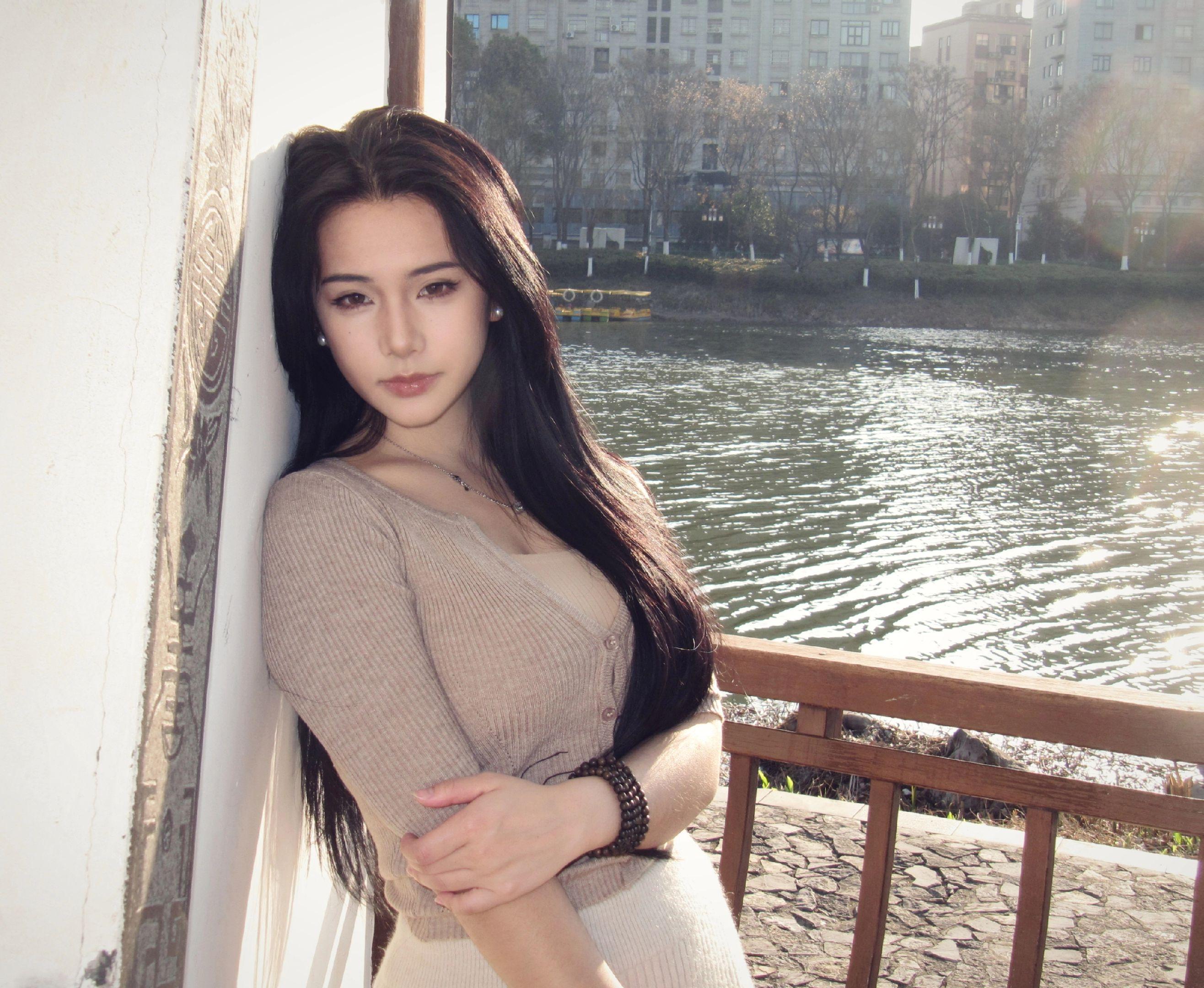 遇见你那天起 这把刀我就亲手交给你 怎么插都好 我愿意