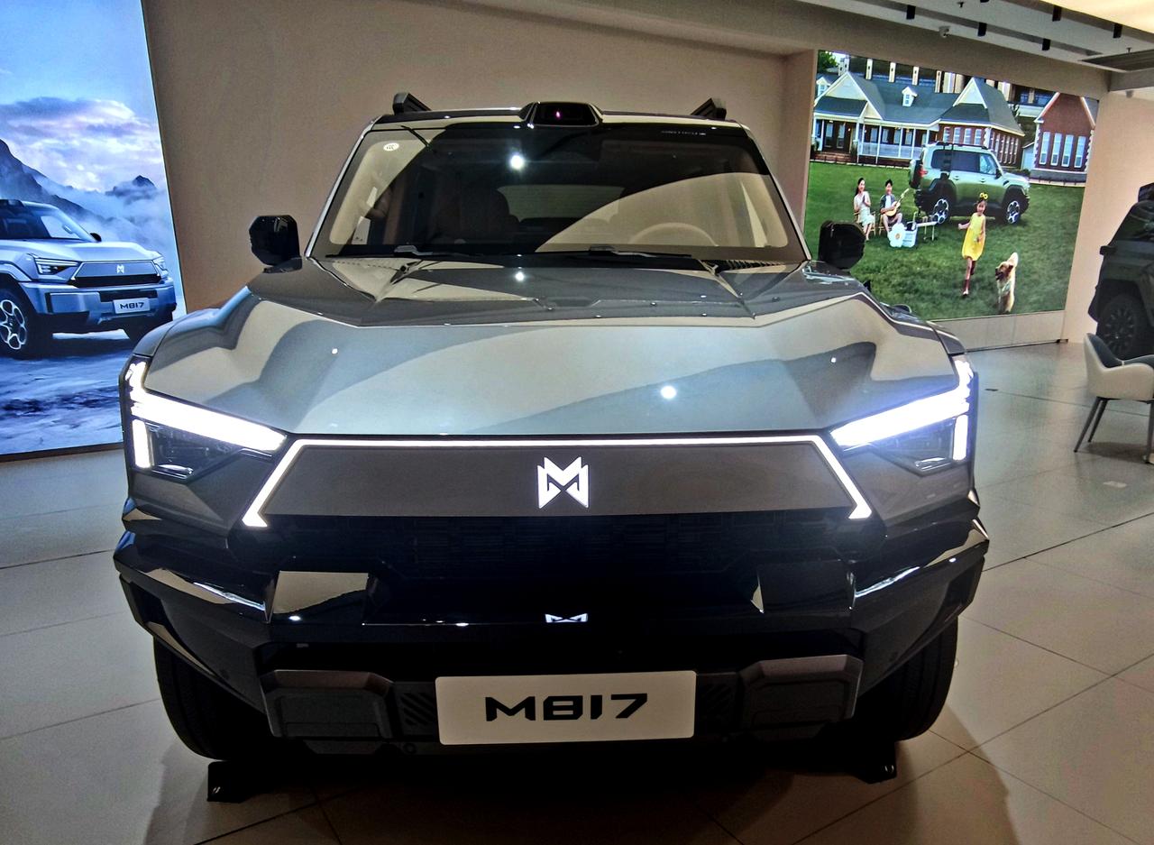 豪华智能越野SUV《猛士M817》
  猛士M817是东风汽旗下，一款军工科技+