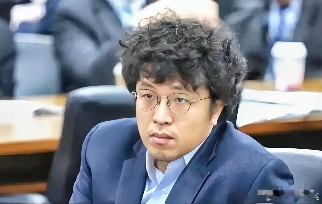 大快人心的好消息，中国公安今天发布对台独顽固分子沈伯洋依法立案侦查。​沈伯洋回应