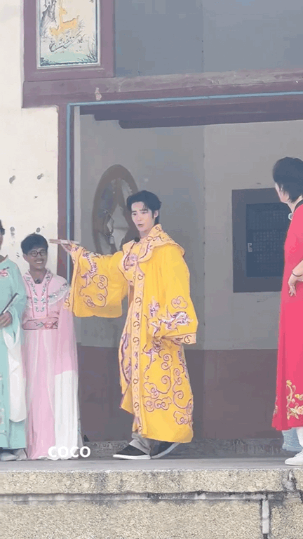 于适戏服一穿魔童降世 谁懂啊！于适戏服一穿直接 “魔童降世”，嘴里说着 “他被封