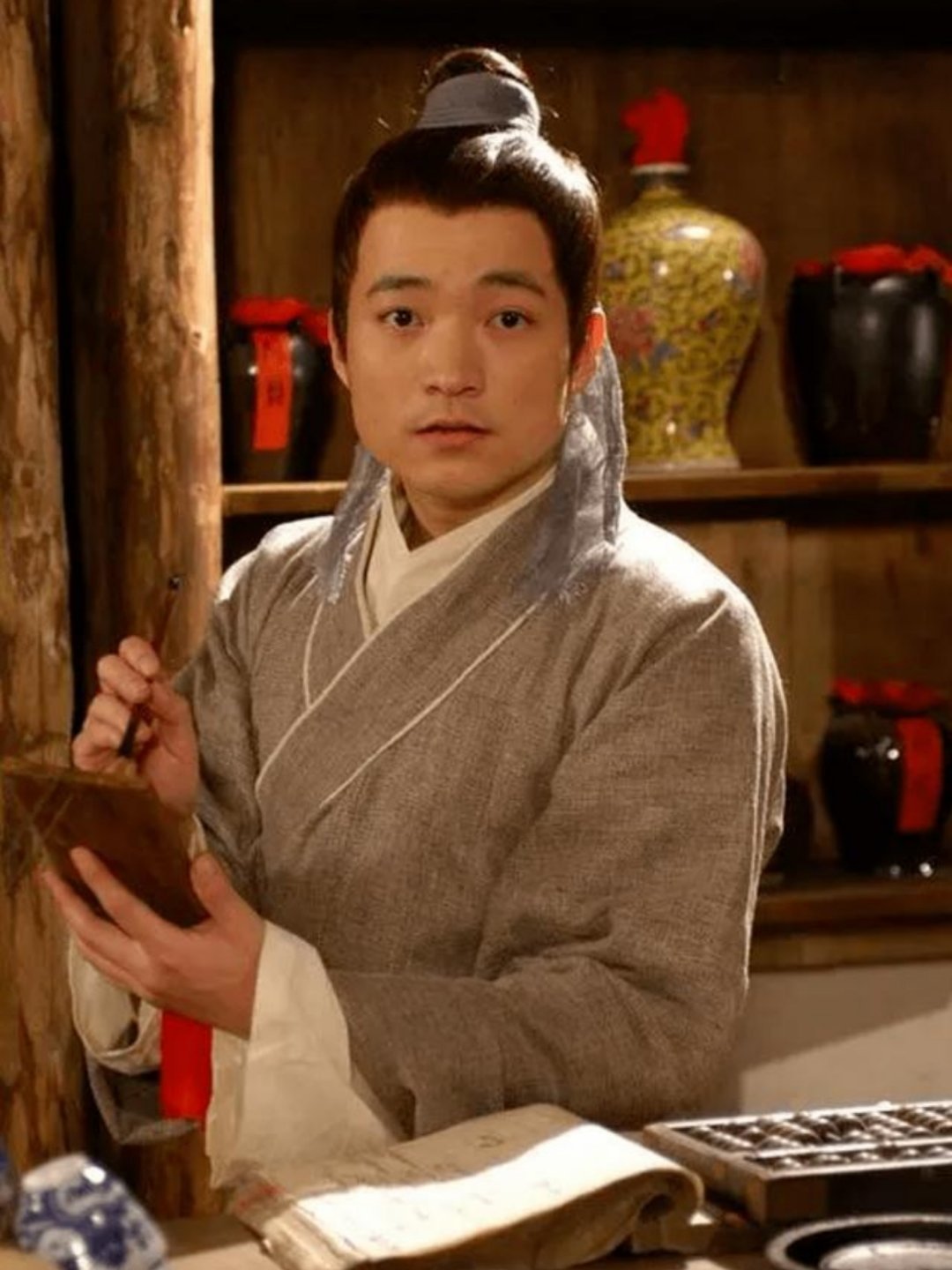 “书生”喻恩泰回应与妻子史林子婚变：1，忍辱多年。为孩子念，家丑自匿。2，被离婚