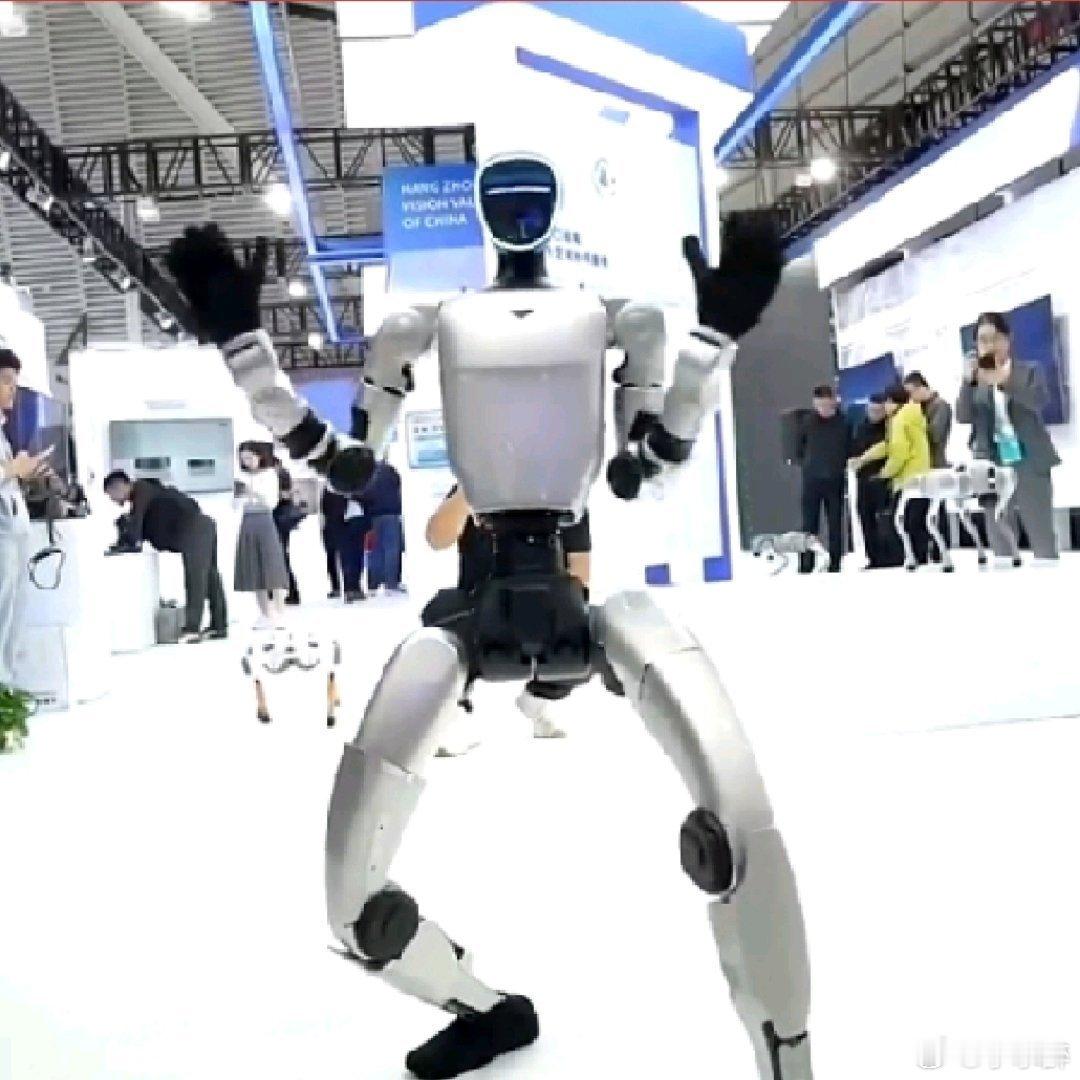 可灵AI四个月两登央视《焦点访谈》！其赋能下商品素材成本降六七成，还深度嵌入多产