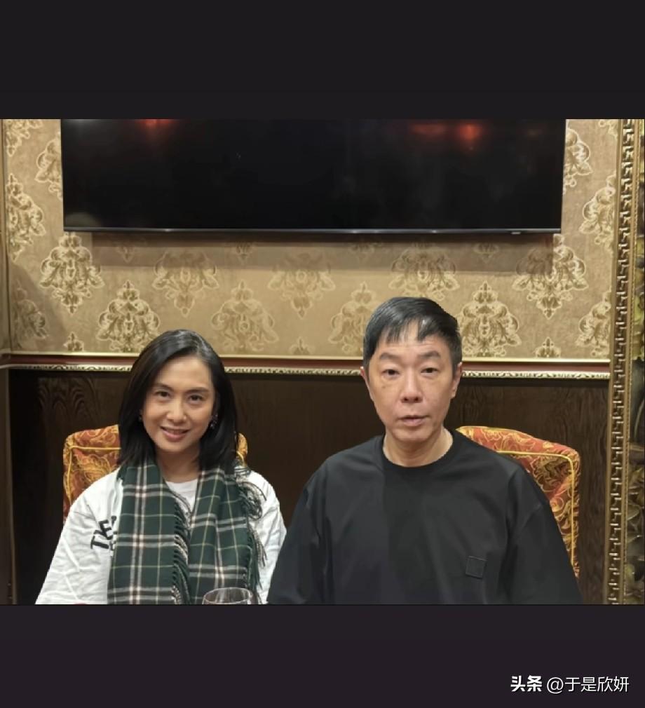 别再吹朱茵黄贯中了！他们的婚姻，才是最真实的人间清醒！

有人说朱茵嫁给黄贯中是