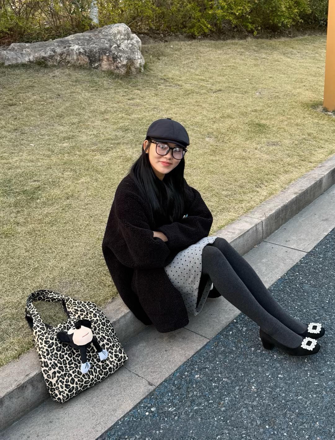 如何看待女生穿丝袜厚黑美学今天的穿搭分享~ 爆料