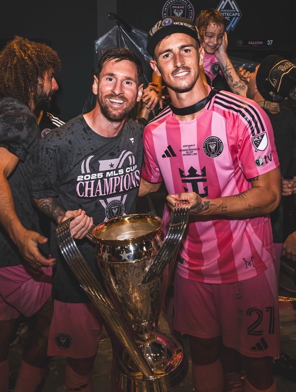 🚨阿连德确认了✅🎙️迈阿密国际老板豪尔赫·马斯：“塔德奥·阿连德将继续留在迈