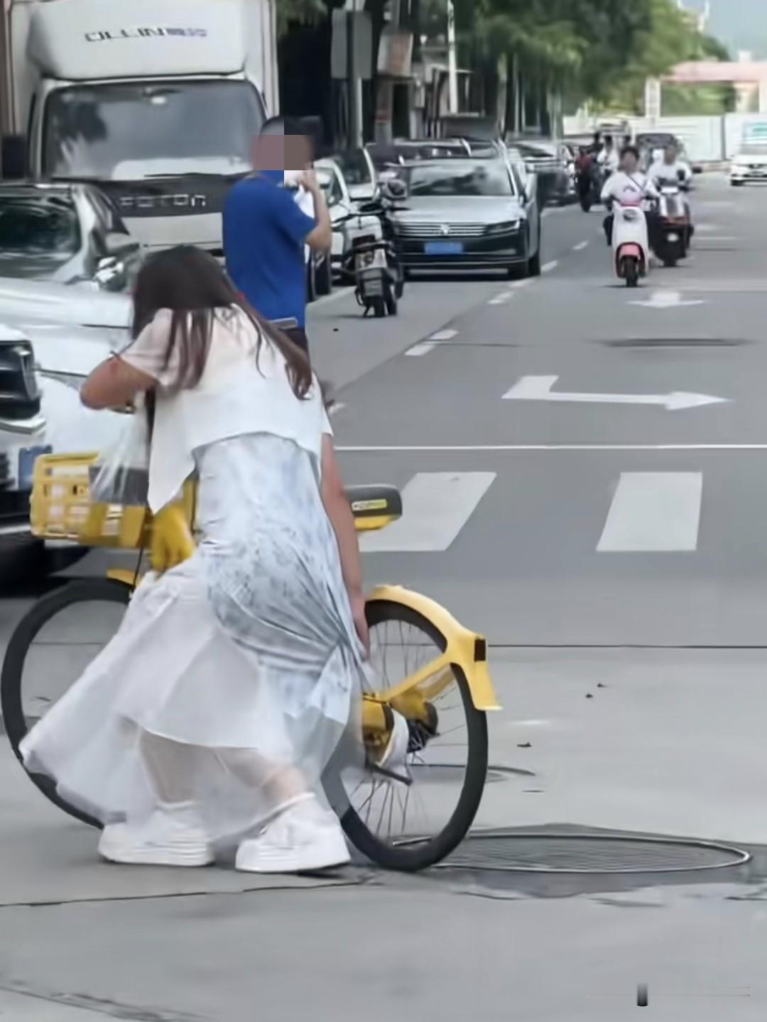 怎么就没人过来帮个忙呢？