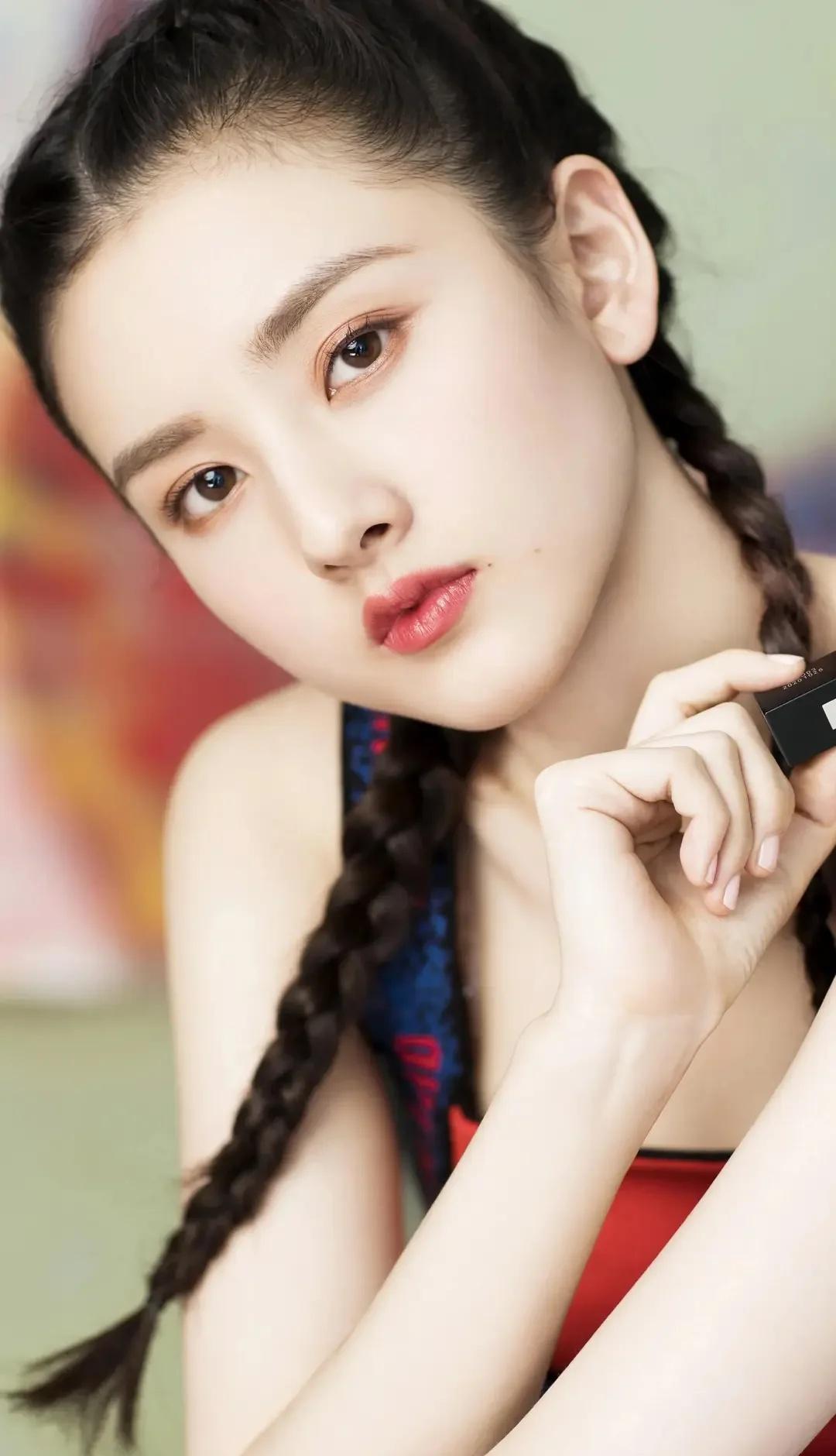 宋祖儿《司宫令》路透炸场
谁懂啊！宋祖儿最近真的把「反差感」玩到内娱天花板了！