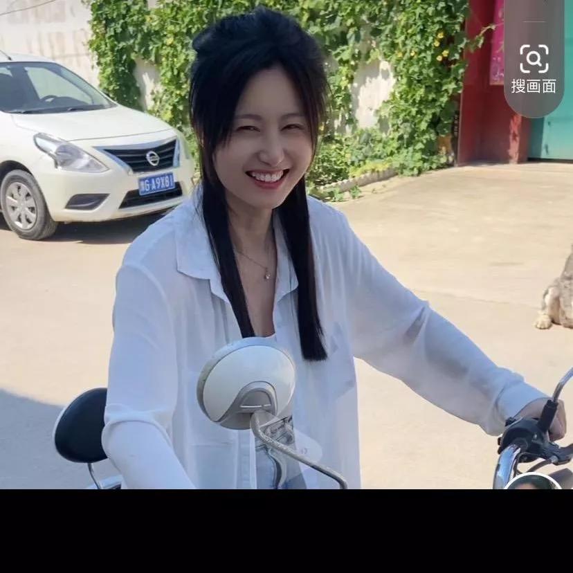 阳光明媚的午后，快乐骑行在路上！骑行生活 早晨骑行 日常骑行照 日常骑行兜风 骑