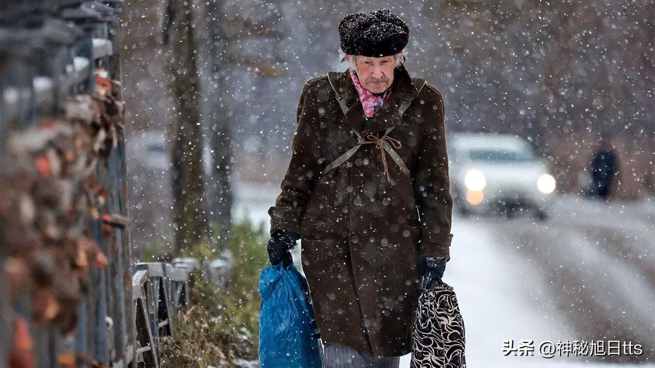 俄罗斯在战争上的花费是所有生活在贫困线以下的俄罗斯人收入的五倍

俄罗斯联邦统计