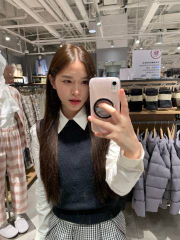 其实我觉得好像没有黑发好看 但还好 偶尔改变一下换换心情<span c...