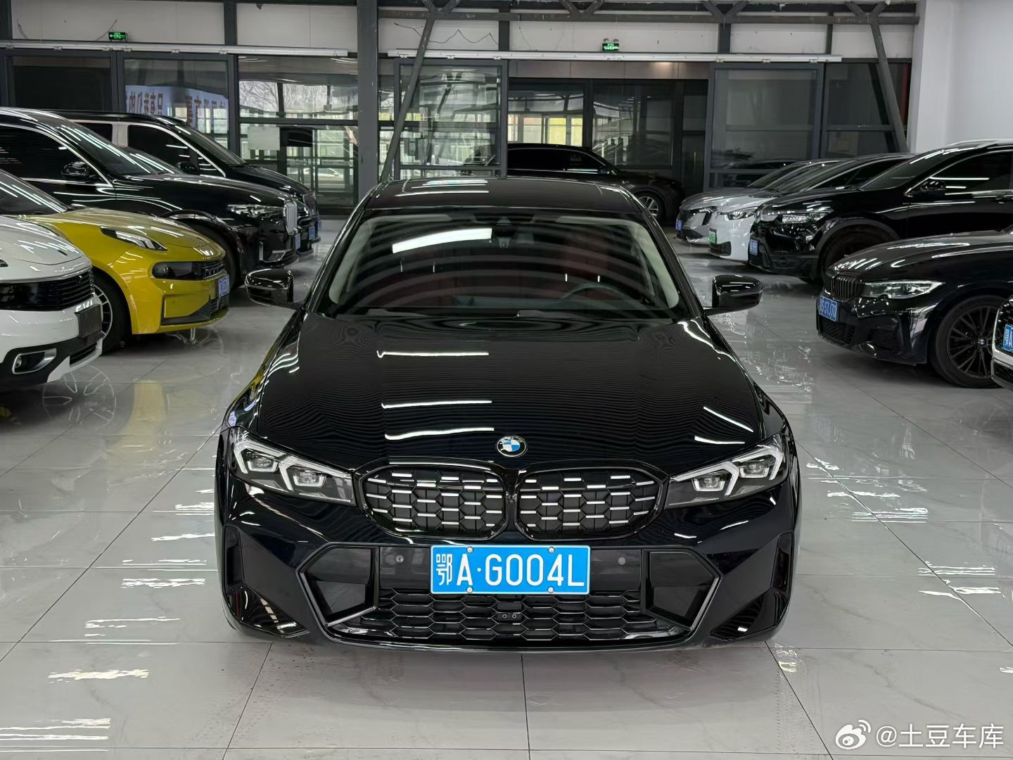 在店现车2023年宝马325liM运动耀夜2.3万公里 原漆带透明车0出险 价格