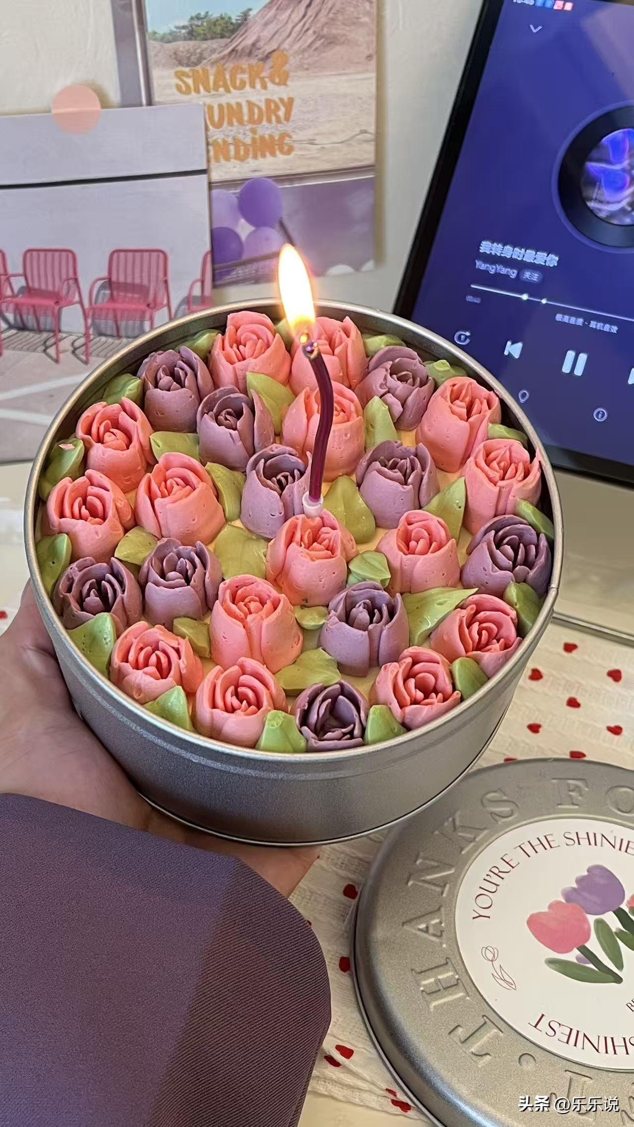 一句话概括
幸福，是有事可做，有人可爱，有所期待，心安如常。

幸福，不过寻常心