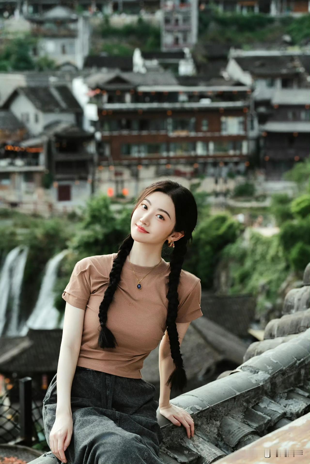 景美，人更美，人与景相得益彰。景甜，真甜。