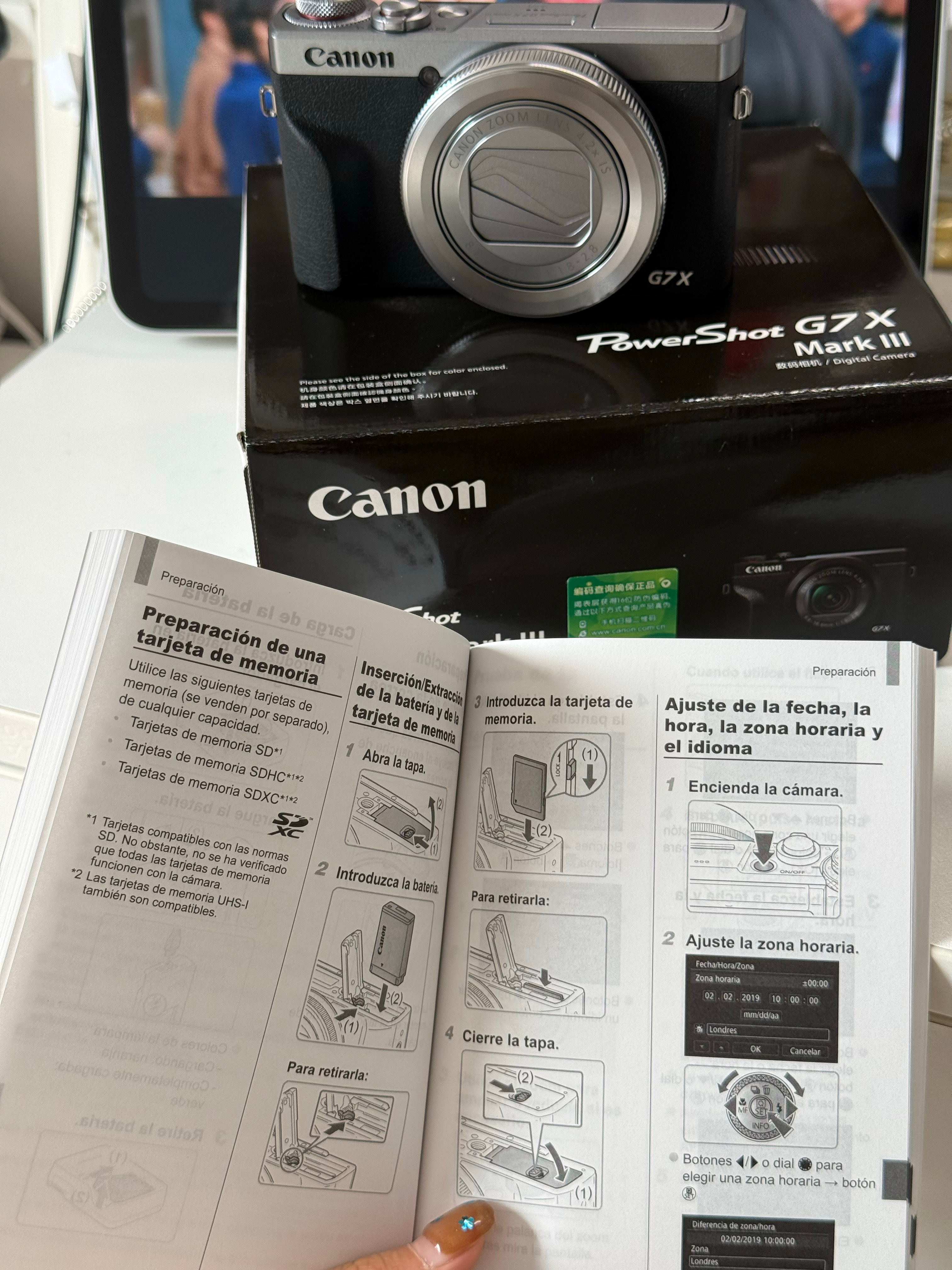 看会书  （假的  我买了佳能G7X3） 