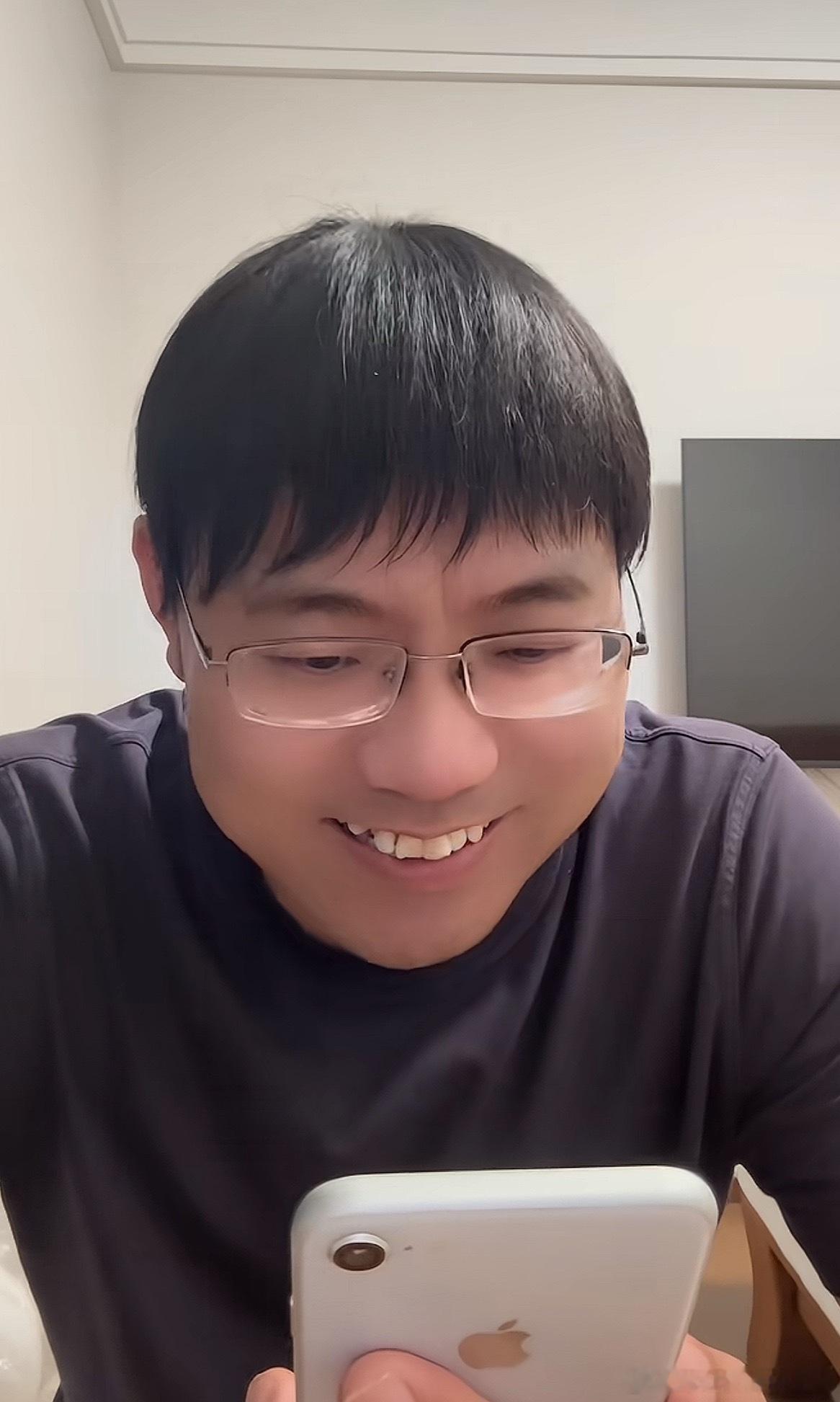 鸿蒙智行一发布车，就会有一群人说这一年得发布多少车；等鸿蒙智行一统计销量，就会有