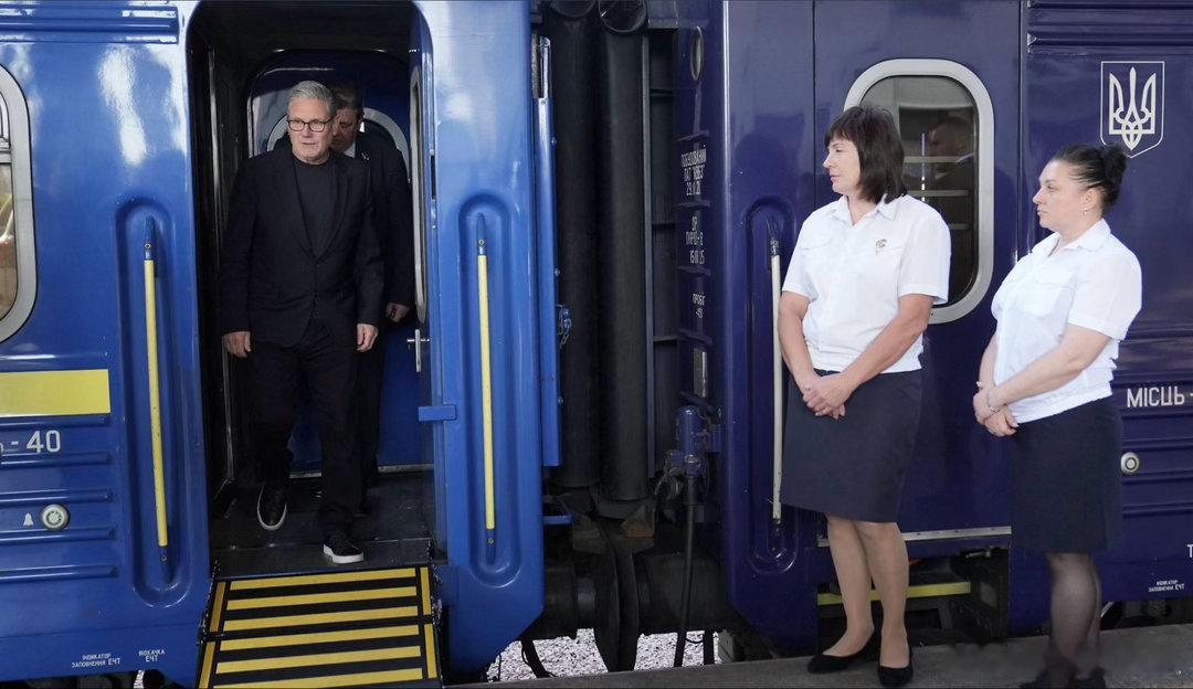 英国首相访问基辅，离职前最后一次出访表达英国对乌克兰“坚定不移”的支持承诺价值三