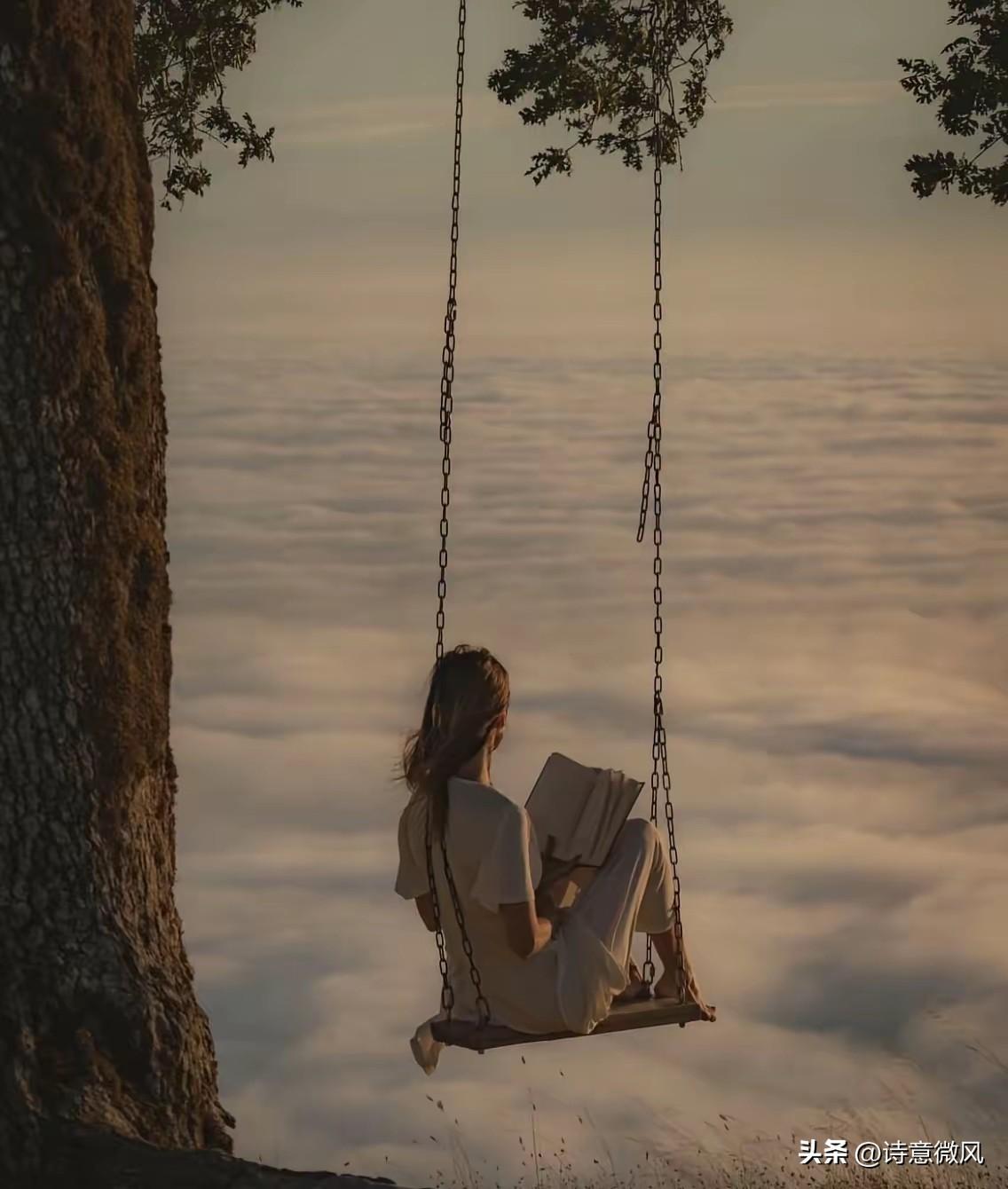 真诚的建议大家：“看书，大量地看书，尽快。不要看普通文学，看政治、历史、人物自传