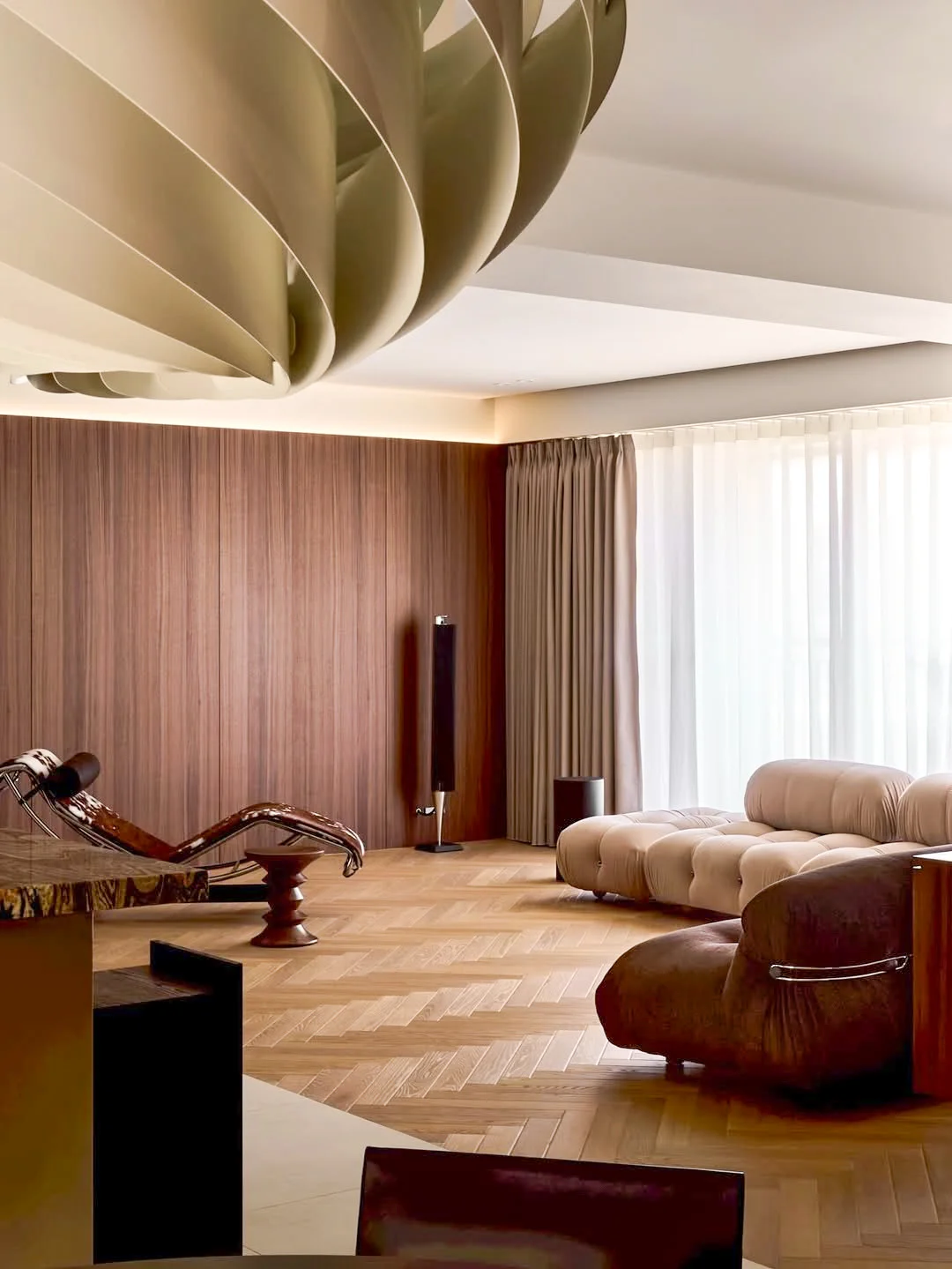 Cassina | 棕色系复古家🟤越看越沉迷