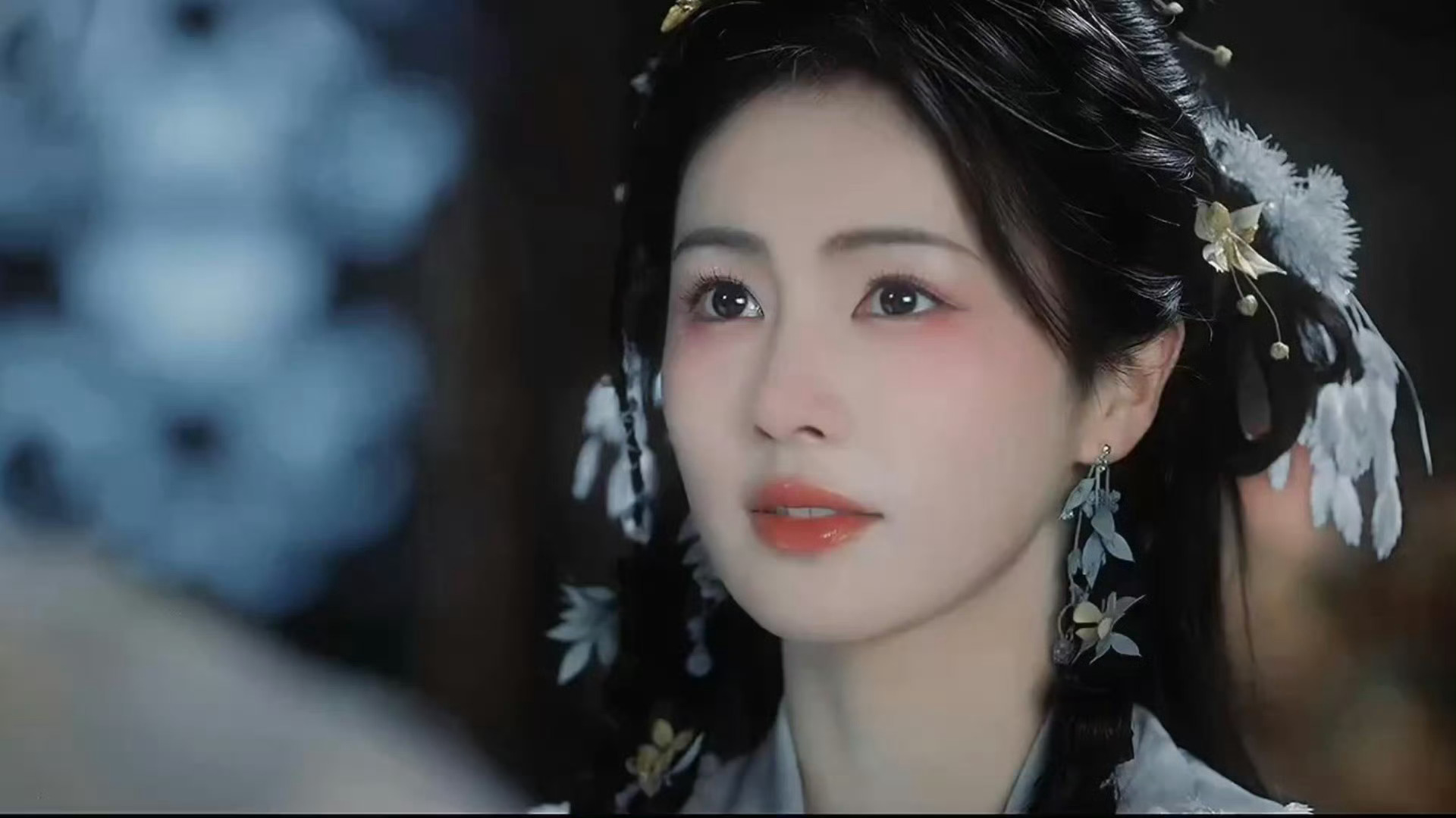 白月梵星  追平了，感觉到昨晚这两集才变得更好看一点，可能死🥝只更新一集。故事