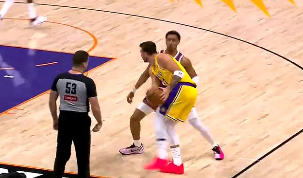 湖人开局9:17落后太阳8分！湖人vs太阳