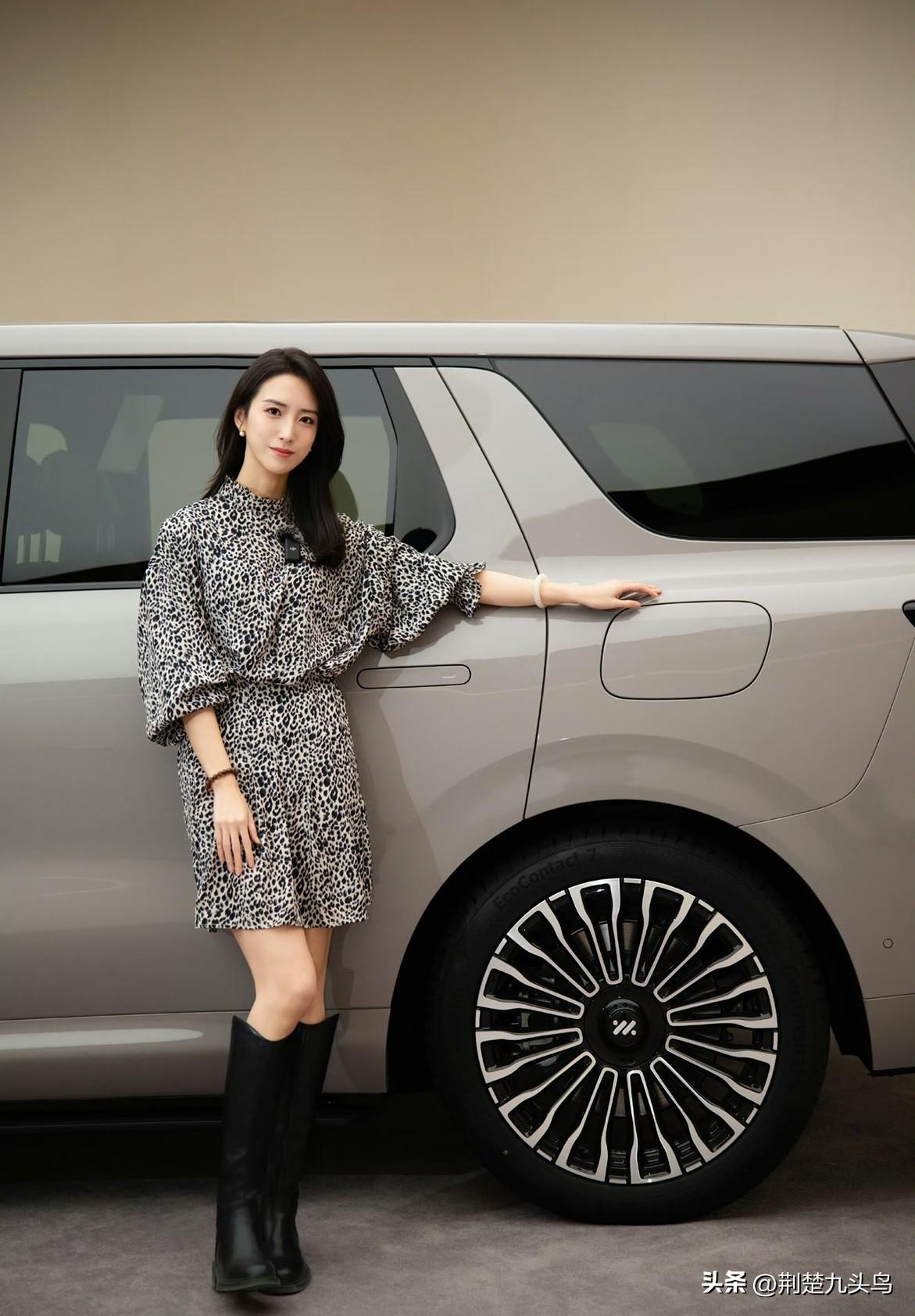 昨天看了车，我觉得绝对是在我的认知中，30万内最值得期待是八系旗舰SUV，配置拉