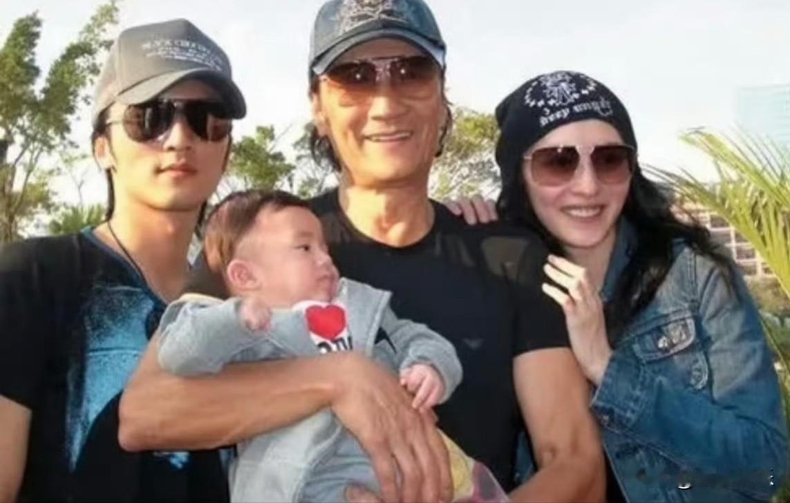 谢贤离世后，遗嘱细节被曝光，遗产分配方式直接引发全网讨论。
老人早就做好规划，9