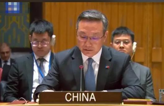 “你们在给这场战争提供武器！”安理会会场，空气都快凝固了！美国代表突然发难，话筒