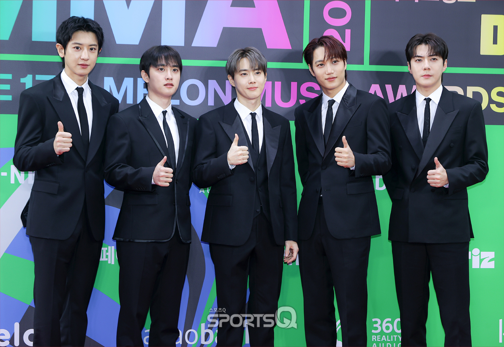 EXO ｜MMA颁奖典礼 久违亮相韩国颁奖典礼的金俊勉、朴灿烈、都暻秀、金钟仁、