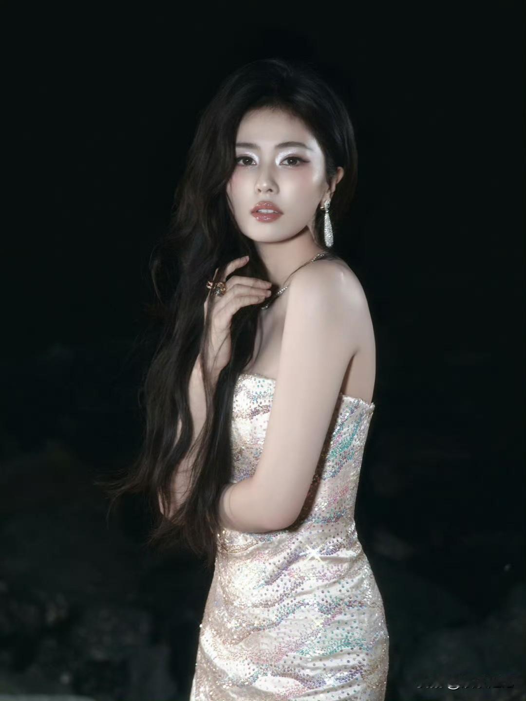 白鹿 x 高定抹胸裙～性感尤物