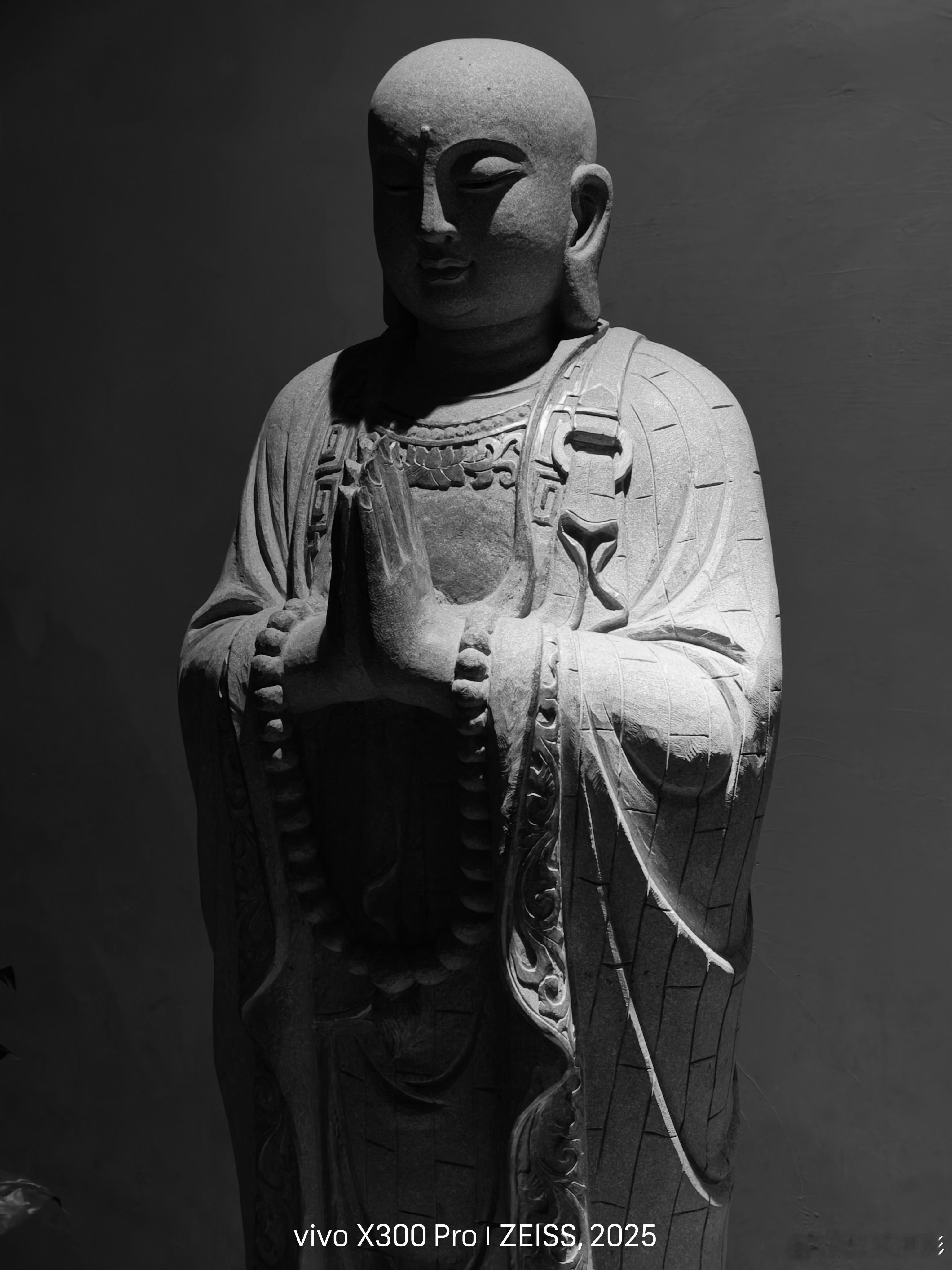 石有千面，佛有万相，所见皆是缘。拍于广州石头记矿物园博物馆，手机直出 广州·石头
