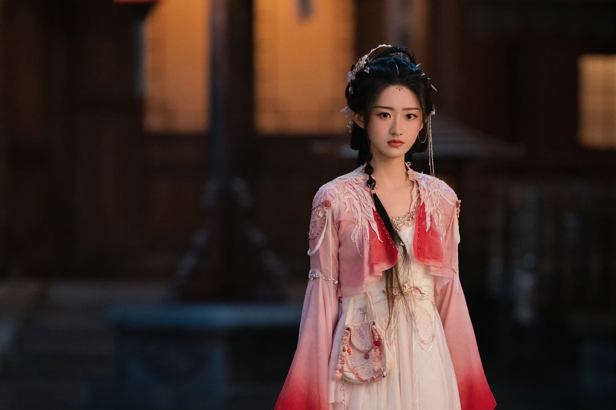 杨雨潼新剧一个人从午夜到清晨 哇哦，《暗河传》里杨雨潼演的白鹤淮太让人动容了！苏