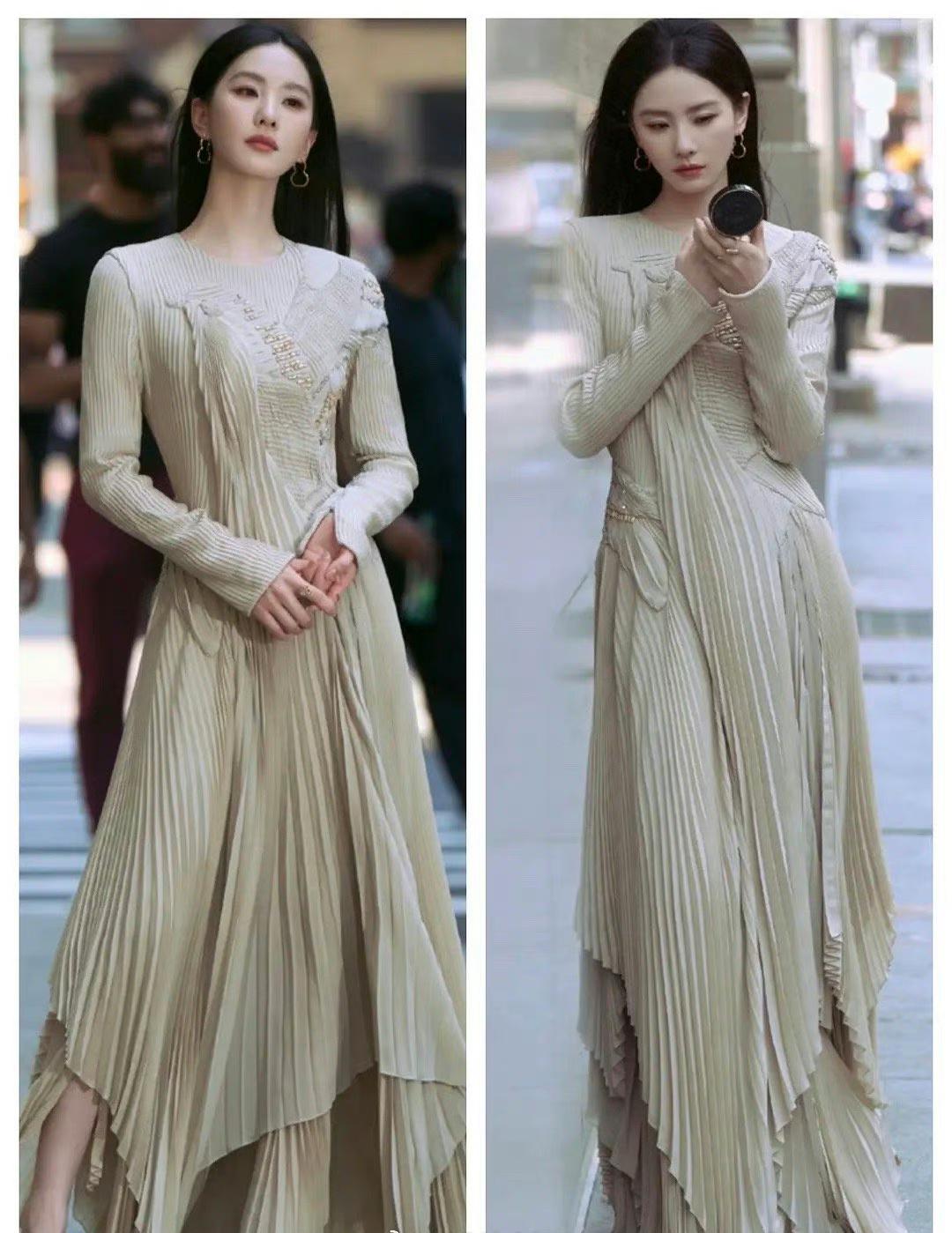 感觉刘诗诗现在有点像开了瘦脸的赵露思 ​​​