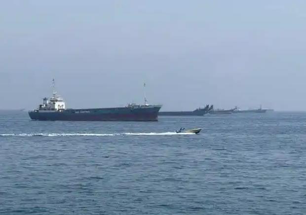 霍尔木兹海峡边的小镇：新船造好二十天还没出海就被炸，渔民仍然只能出海讨生活

这