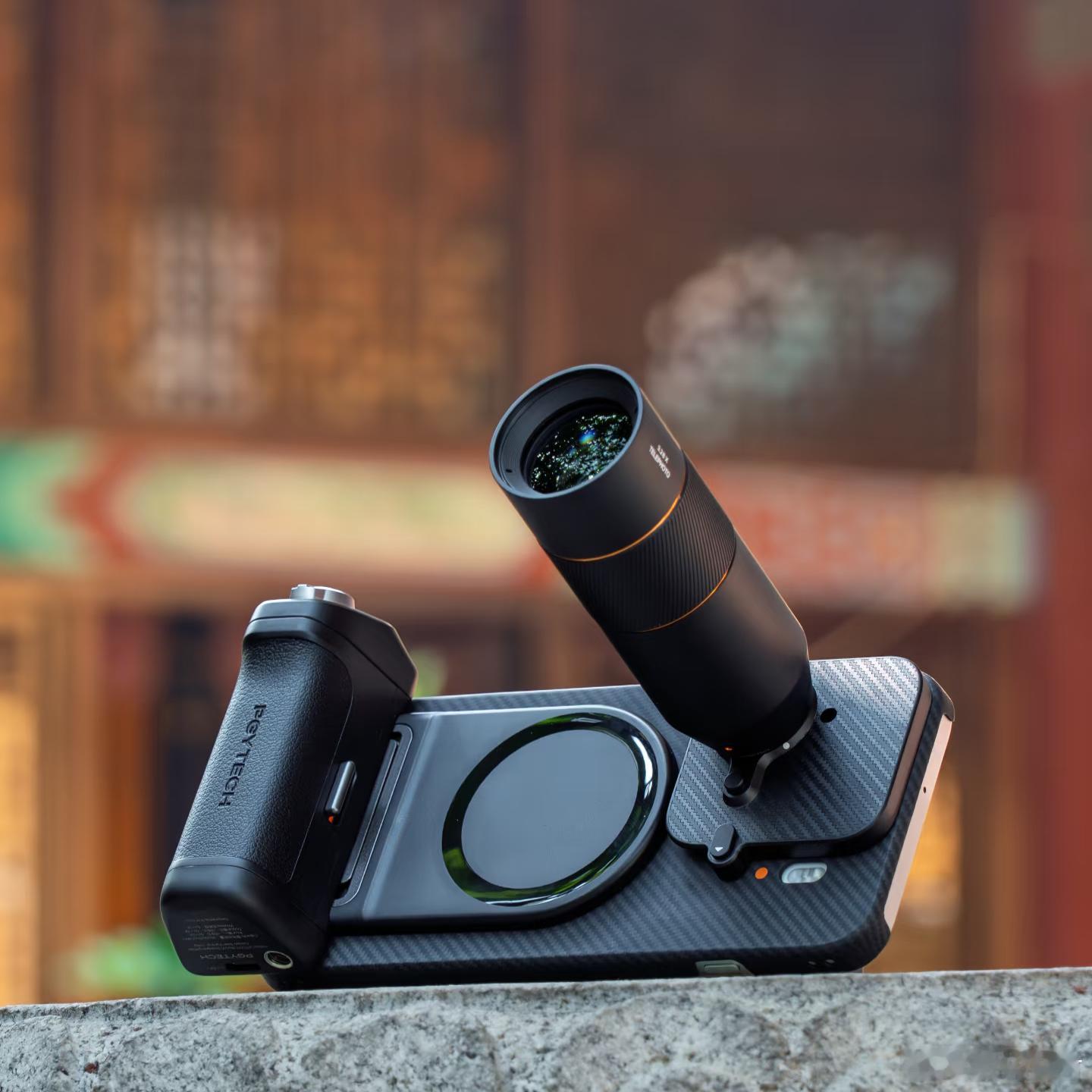 增距镜是出游神器还是累赘出去玩，旗舰手机长焦已经很够用了，而增距镜，是属于“搞创