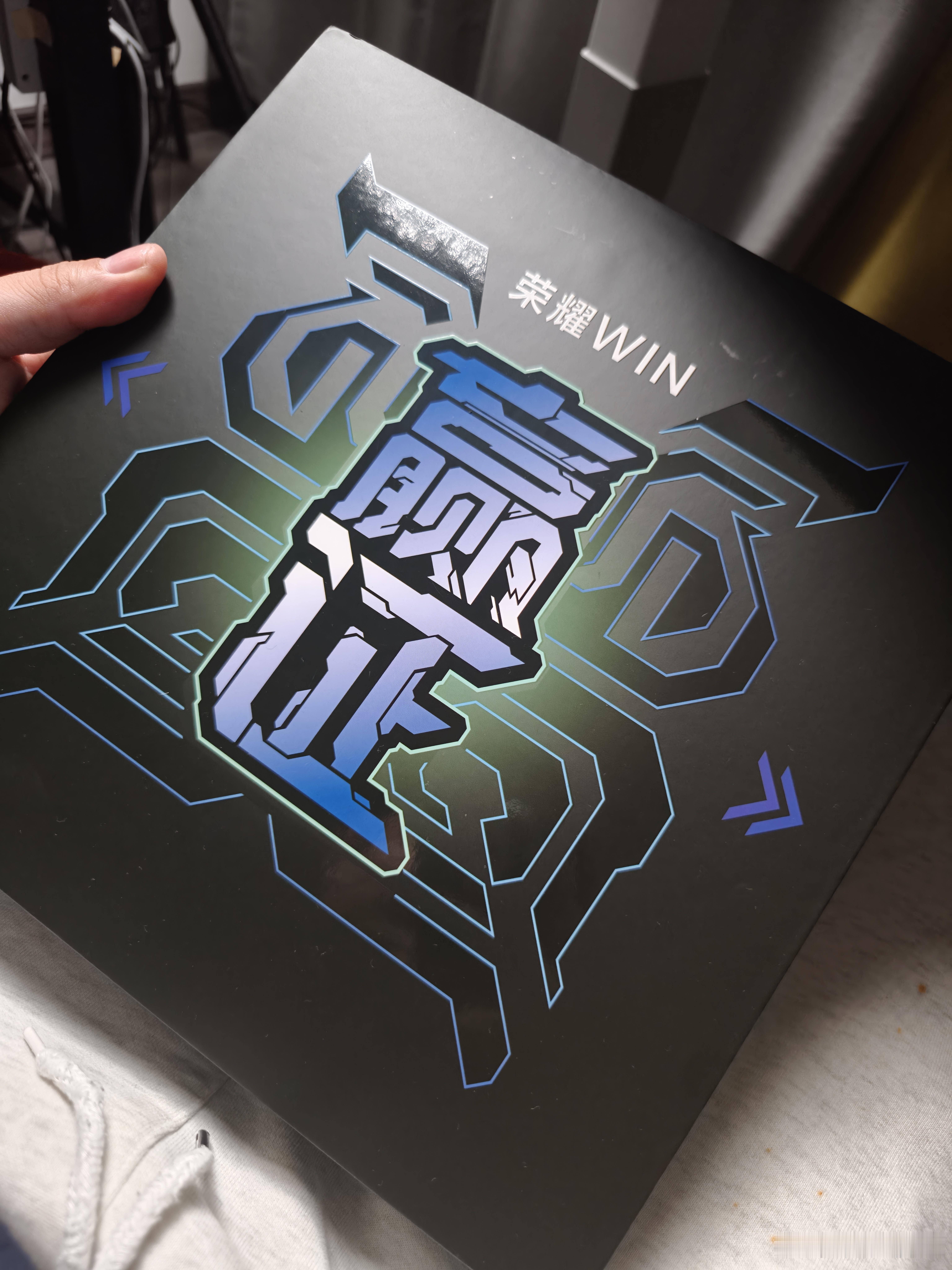 荣耀WIN是会整活的 