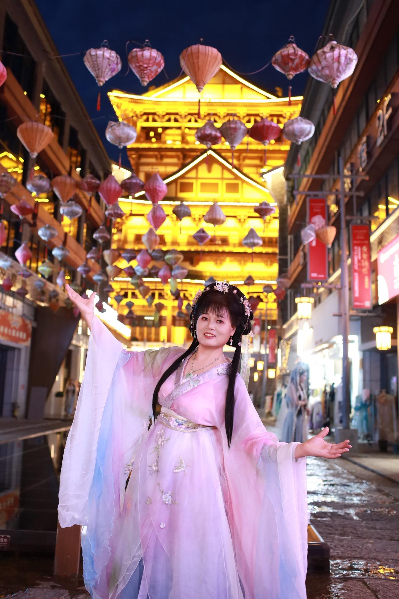 古镇随拍几张汉服与古城 喜欢古风的女孩 古城与汉服 古城汉服写真