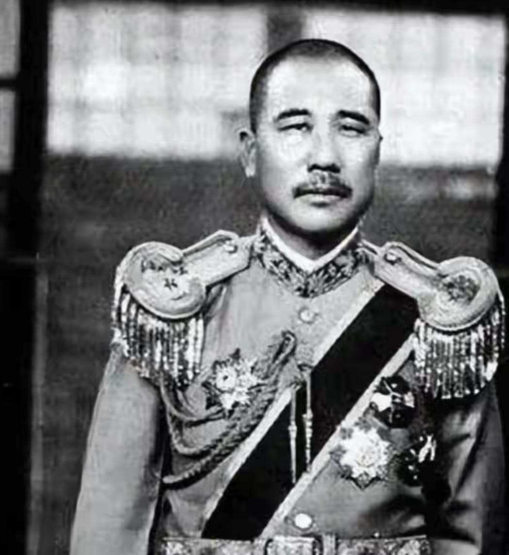 炸开慈禧陵墓后，孙殿英为啥先扒她裤子？这不是坏，是饿疯了！

这事儿得从头说。 