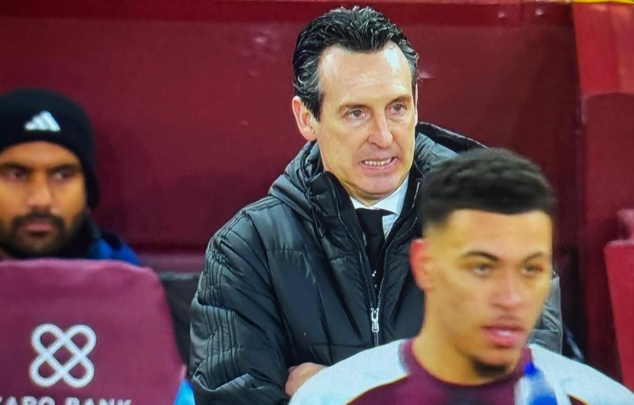 【埃梅里：红牌不是球员的错】足总杯第四轮，维拉主场1-3负于纽卡斯尔联。上半场尾