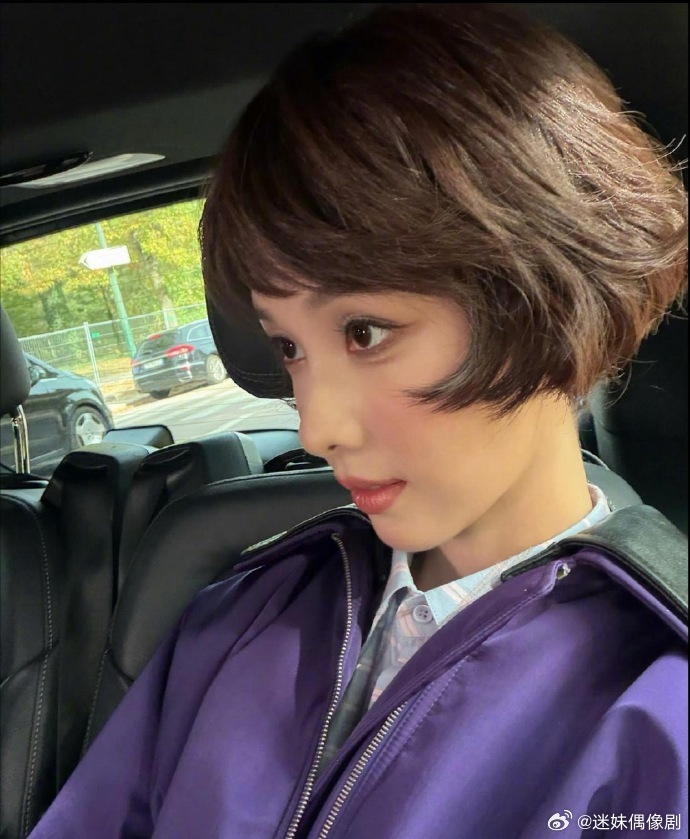 1.田馥甄现在有人洗白她说她有骨气，不来大陆赚钱，事实是她想来，一直被举报，越举