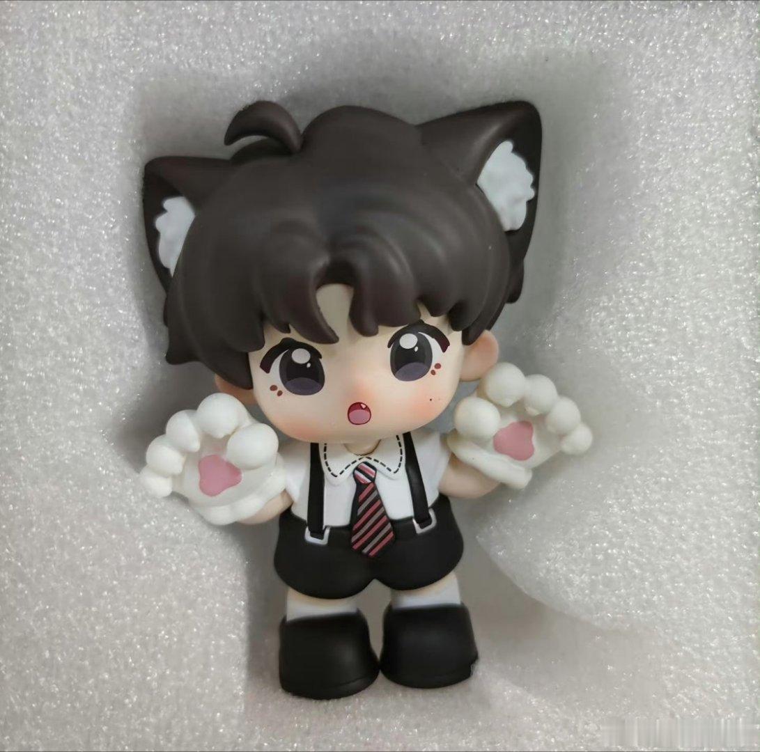 朱志鑫[超话] 小猫手办咋嫩么萌 ​​​