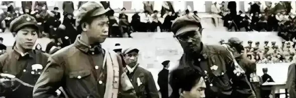 1971年，戴笠的孙子在安徽修理拖拉机时被判了死刑，临刑前他神色平和地吐出一句话