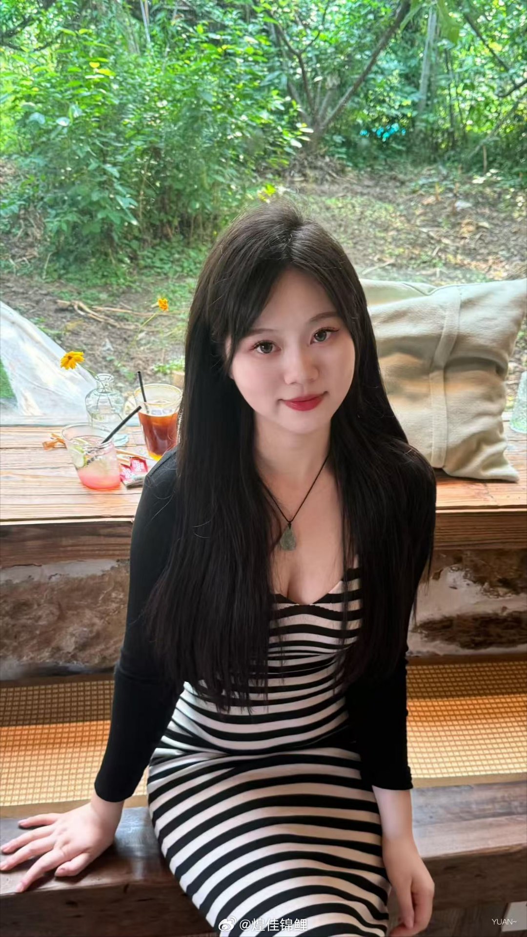 老祖宗留下的处世老话：马上摔死英雄汉，河中淹死会水人花因色娇遭蝶采，雀因声巧被笼