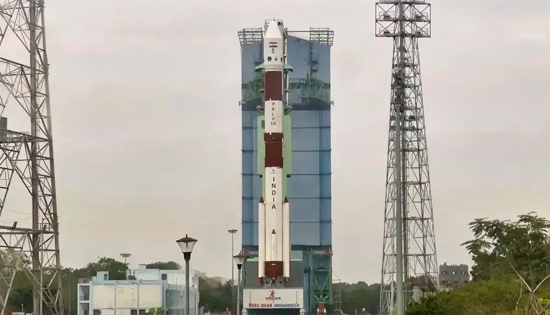 印度卫星发射失败，成功的将16颗卫星送进了印度洋。印度又一次用行动定义了什么是“