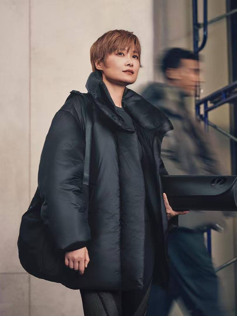 李荣浩李宇春合唱下个路口见李荣浩演唱会嘉宾李宇春不少网友看完现场片段直呼羡慕，能