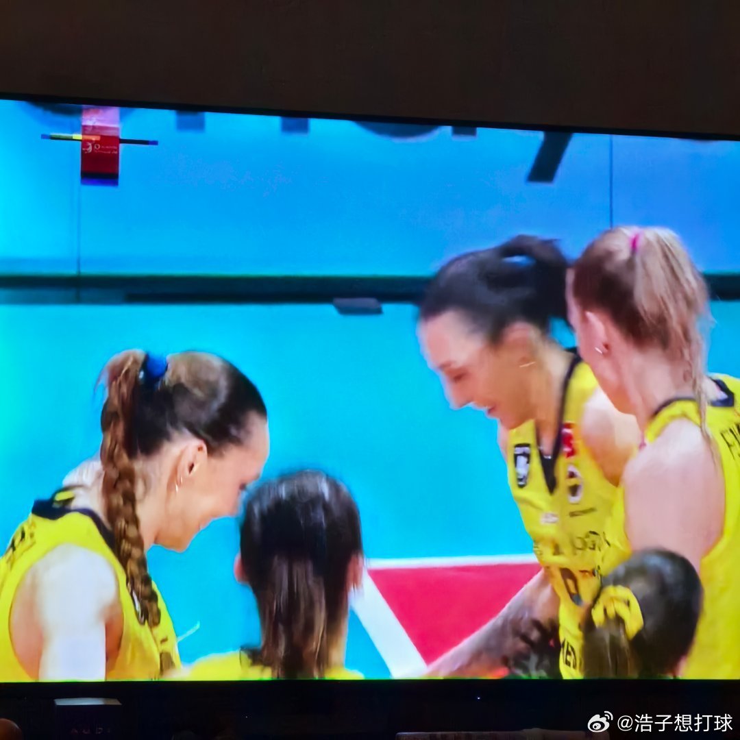 还以为泽伦会硬气一回呢，原来只是假象… 