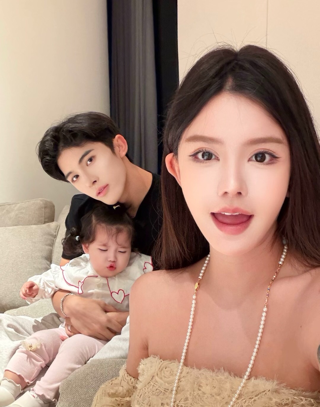 韩安冉宋浩然和好了？一家三口同框发文：找一个人，惺惺相惜，找一颗心，心心相印~韩