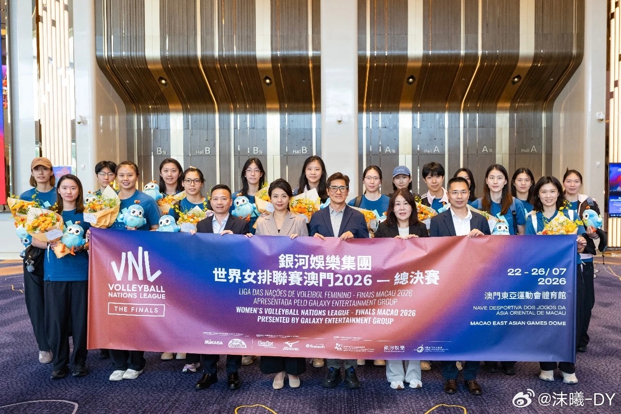 中国女排世联总决赛16人名单7月23日，陪朋友去感受一下现场气氛中国女排vs美国