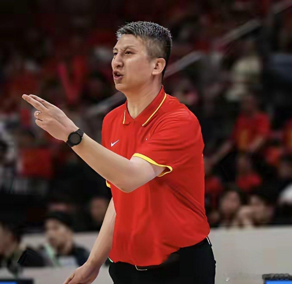 我觉得郭士强下课也没啥用中国男篮要从上到下大整顿今晚一点精气神都没有 ​​​
